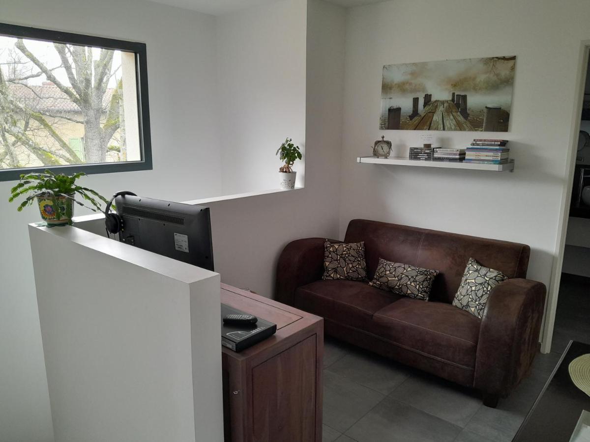 L'Olivier Apartment Mornant Екстериор снимка